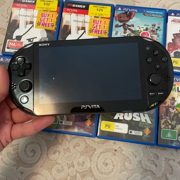 Psvit console with games - Picture 2 of 3
